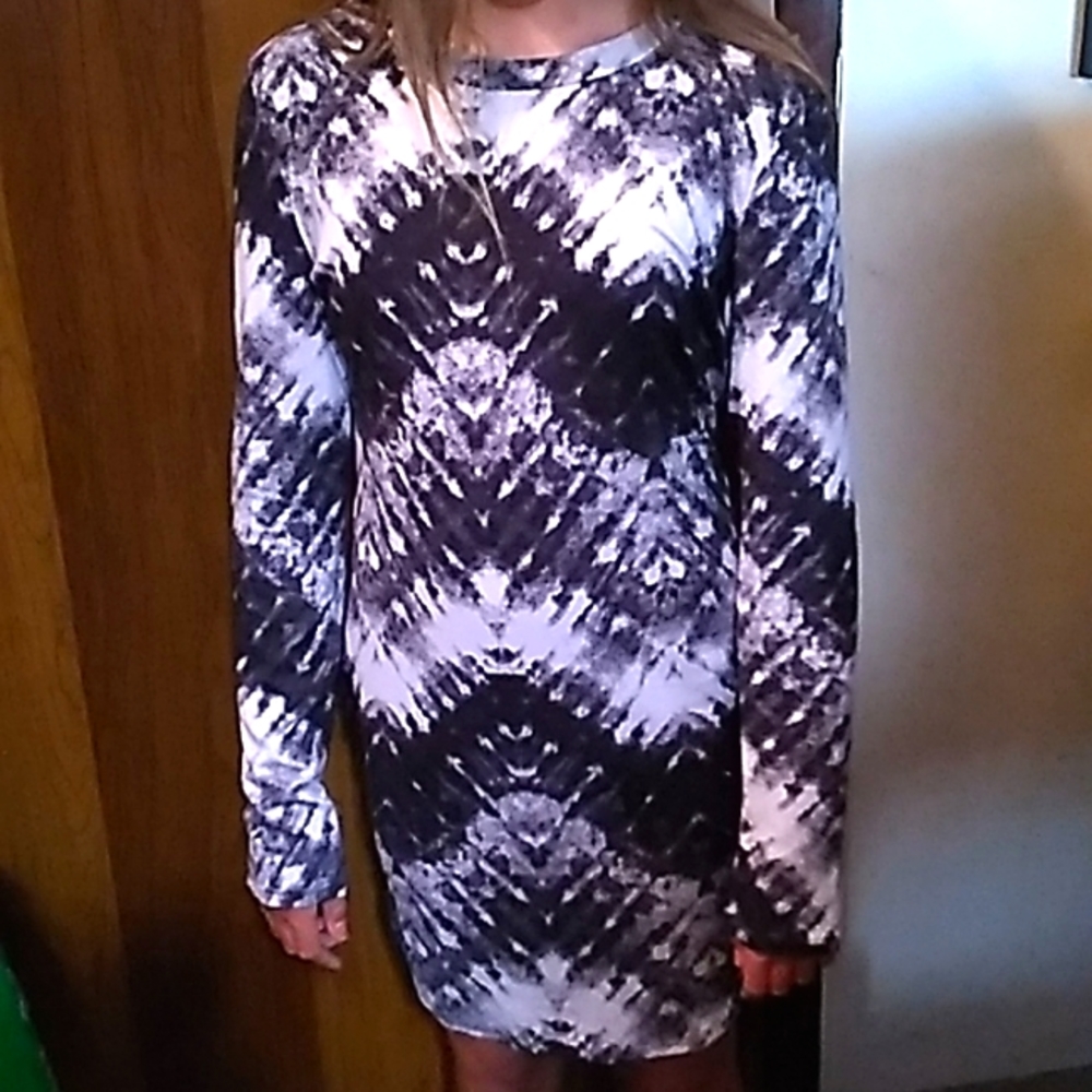 VERY CUTE TIE DYED BLACK & WHITE DRESS:XSmall